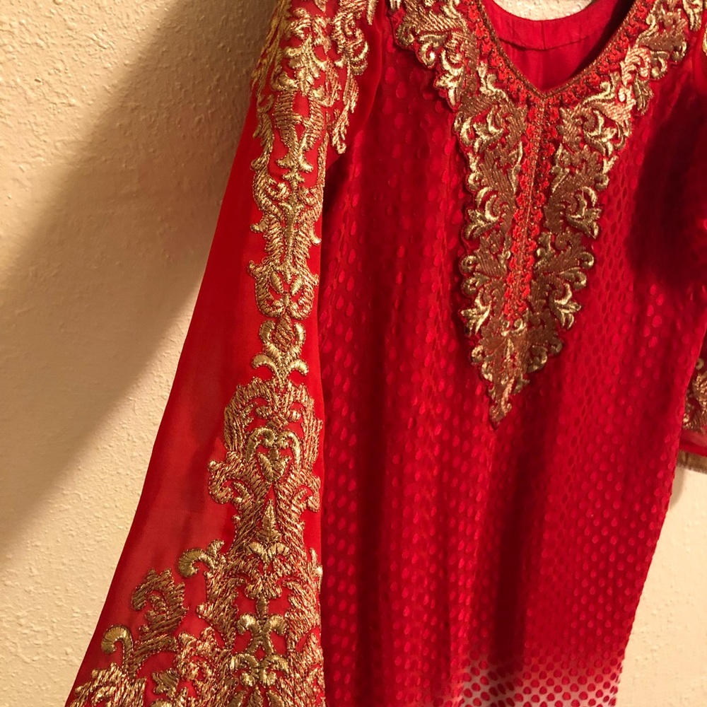 Indian/Pakistani saree/sari Dress and Shawl Small Red embroidered - Picture 5 of 7
